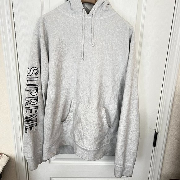 $1269 Authentic SUPREME Made in CANADA Men's Gray Hoodie